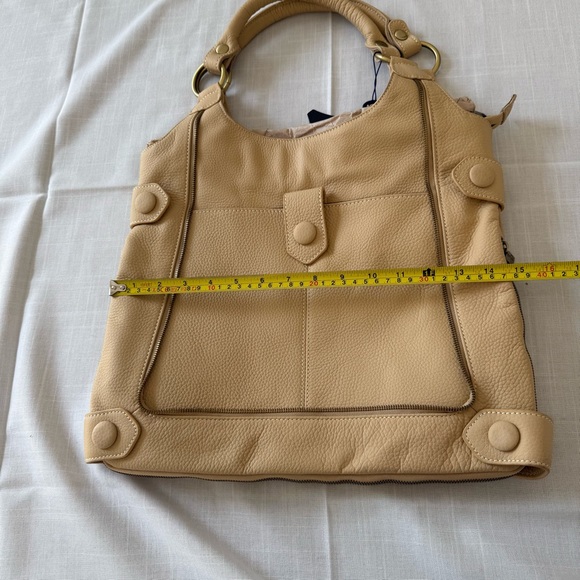 Amerileather Leather Judelle Universal Shoulder Bag Beige NWT - Picture 5 of 7